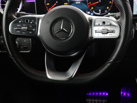 Mercedes-Benz A-Klasse 250 Premium Plus | AMG Line | Panoramadak | Trekhaak | Sfeerverlichting | Leder/alcantara | Burnmeister | Full LED | Stoelverwarming |