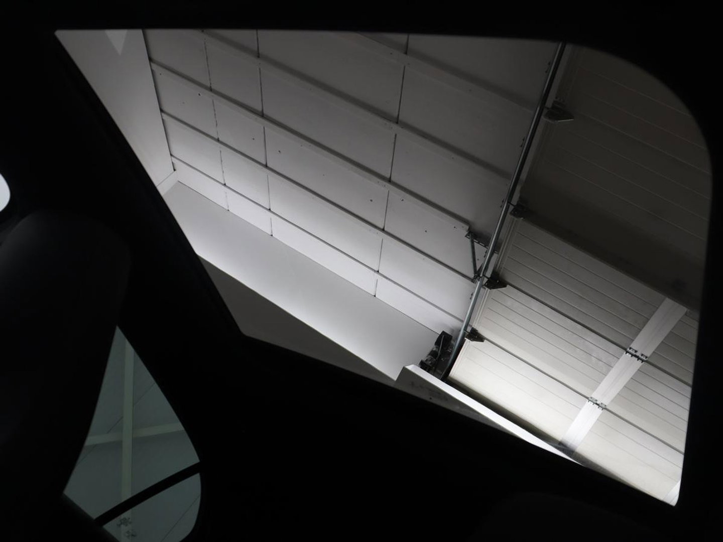 Mercedes-Benz A-Klasse 250 Premium Plus | AMG Line | Panoramadak | Trekhaak | Sfeerverlichting | Leder/alcantara | Burnmeister | Full LED | Stoelverwarming |
