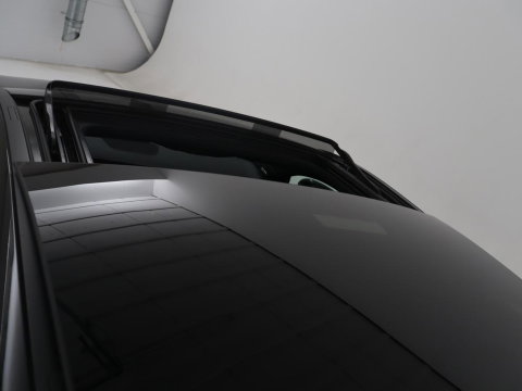 Mercedes-Benz A-Klasse 250 Premium Plus | AMG Line | Panoramadak | Trekhaak | Sfeerverlichting | Leder/alcantara | Burnmeister | Full LED | Stoelverwarming |