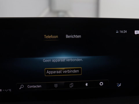 Mercedes-Benz A-Klasse 250 Premium Plus | AMG Line | Panoramadak | Trekhaak | Sfeerverlichting | Leder/alcantara | Burnmeister | Full LED | Stoelverwarming |