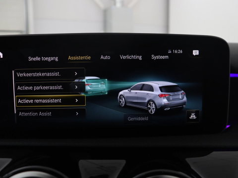 Mercedes-Benz A-Klasse 250 Premium Plus | AMG Line | Panoramadak | Trekhaak | Sfeerverlichting | Leder/alcantara | Burnmeister | Full LED | Stoelverwarming |