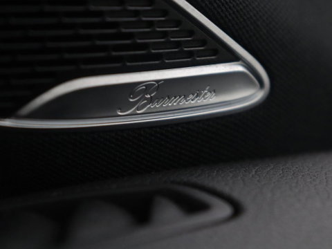 Mercedes-Benz A-Klasse 250 Premium Plus | AMG Line | Panoramadak | Trekhaak | Sfeerverlichting | Leder/alcantara | Burnmeister | Full LED | Stoelverwarming |