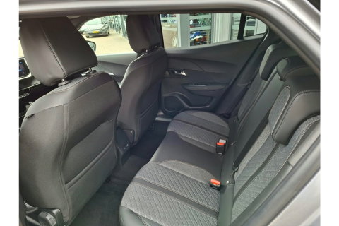 Peugeot 2008 1.2 PURETECH ALLUREPACK AUTOMAAT 130PK AIRCO NAVI CLIMA PDC-CAMERA