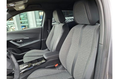 Peugeot 2008 1.2 PURETECH ALLUREPACK AUTOMAAT 130PK AIRCO NAVI CLIMA PDC-CAMERA