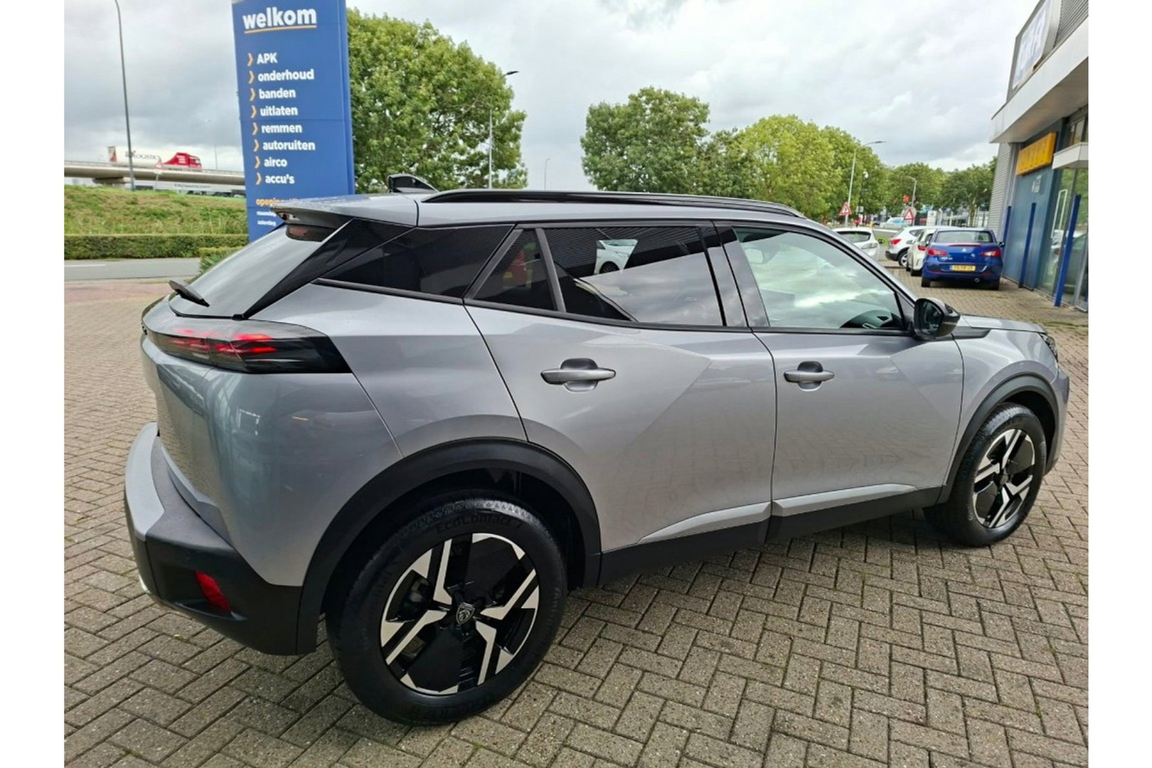 Peugeot 2008 1.2 PURETECH ALLUREPACK AUTOMAAT 130PK AIRCO NAVI CLIMA PDC-CAMERA