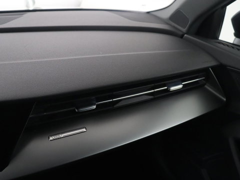 Audi A3 Sportback 35 TFSI Business edition | Cruise control | Climate control | Navigatie | Carplay | Park assist | Virtueel dashboard | Full LED | 18" velgen
