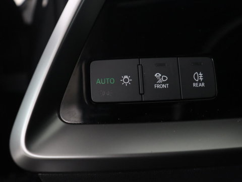 Audi A3 Sportback 35 TFSI Business edition | Cruise control | Climate control | Navigatie | Carplay | Park assist | Virtueel dashboard | Full LED | 18" velgen