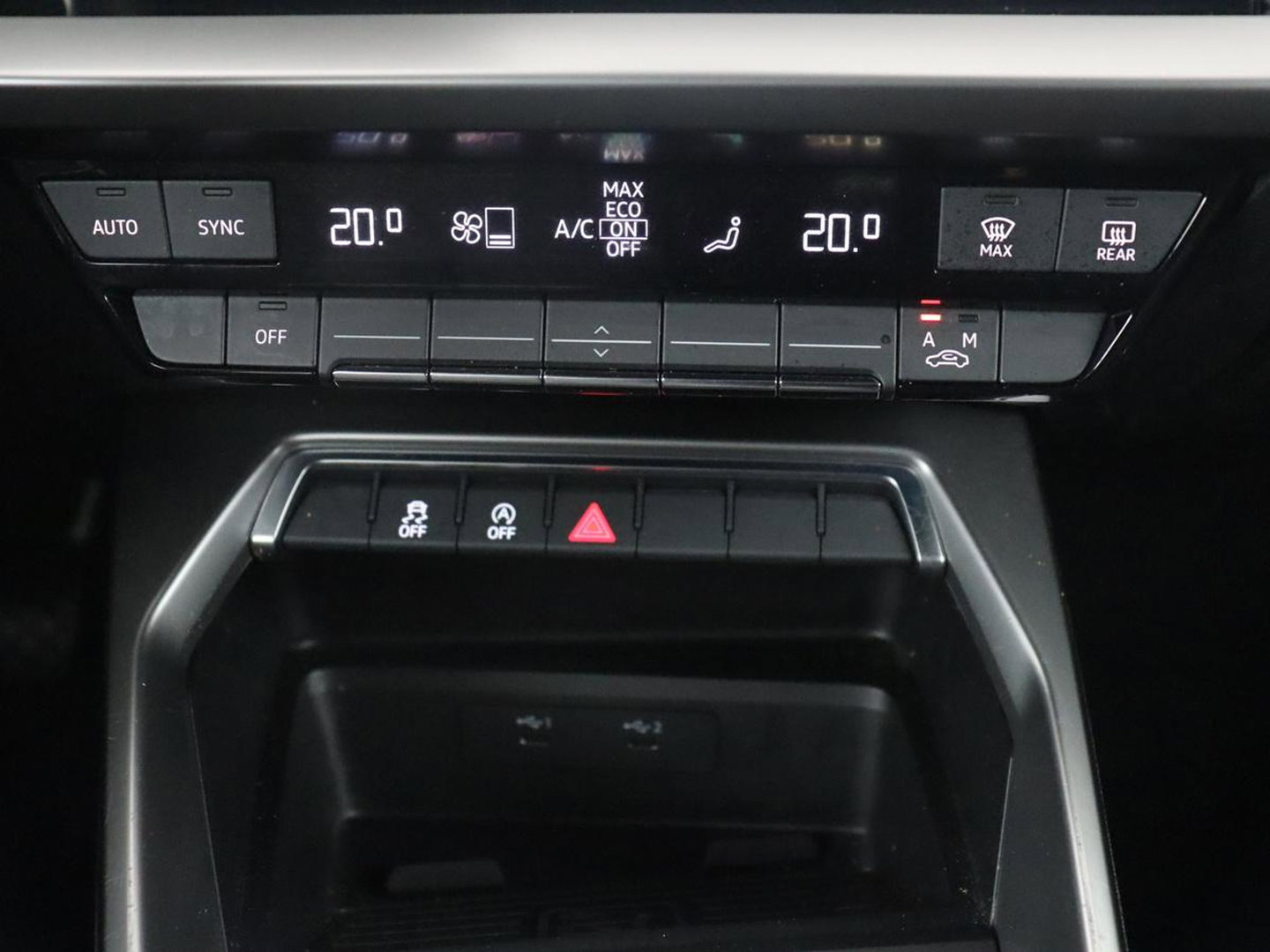 Audi A3 Sportback 35 TFSI Business edition | Cruise control | Climate control | Navigatie | Carplay | Park assist | Virtueel dashboard | Full LED | 18" velgen