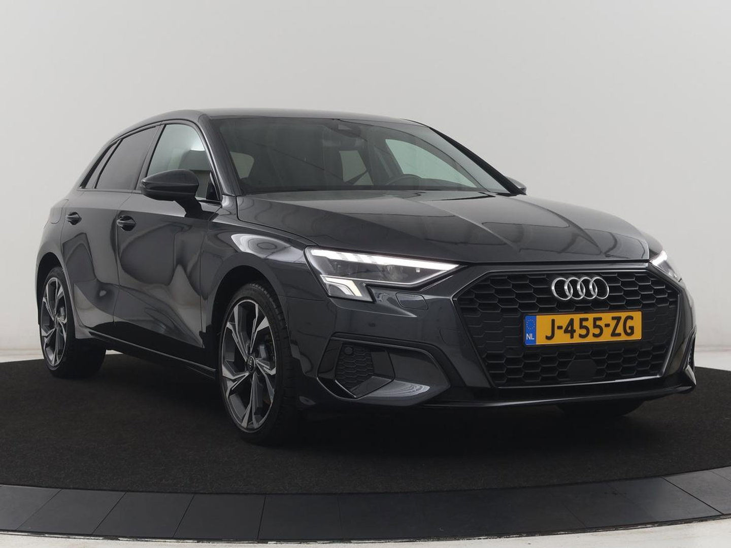 Audi A3 Sportback 35 TFSI Business edition | Cruise control | Climate control | Navigatie | Carplay | Park assist | Virtueel dashboard | Full LED | 18" velgen