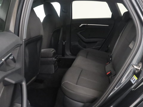 Audi A3 Sportback 35 TFSI Business edition | Cruise control | Climate control | Navigatie | Carplay | Park assist | Virtueel dashboard | Full LED | 18" velgen