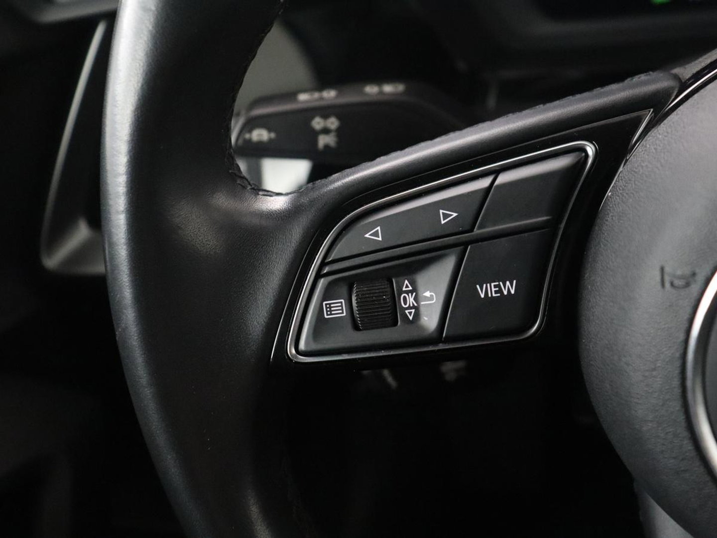 Audi A3 Sportback 35 TFSI Business edition | Cruise control | Climate control | Navigatie | Carplay | Park assist | Virtueel dashboard | Full LED | 18" velgen