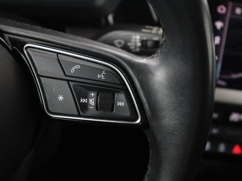 Audi A3 Sportback 35 TFSI Business edition | Cruise control | Climate control | Navigatie | Carplay | Park assist | Virtueel dashboard | Full LED | 18" velgen