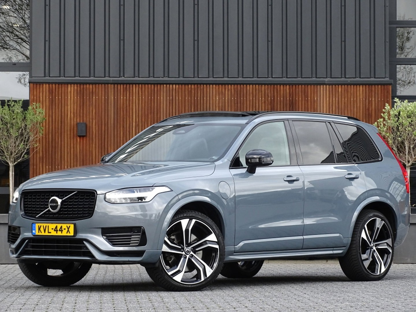 Volvo XC90 T8 455 PK Plus Dark AWD / 2023 / Harman Kardon / Pano / 7 Pers