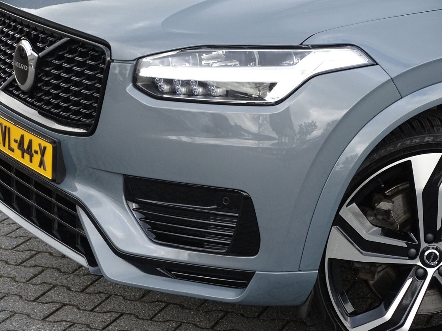 Volvo XC90 T8 455 PK Plus Dark AWD / 2023 / Harman Kardon / Pano / 7 Pers