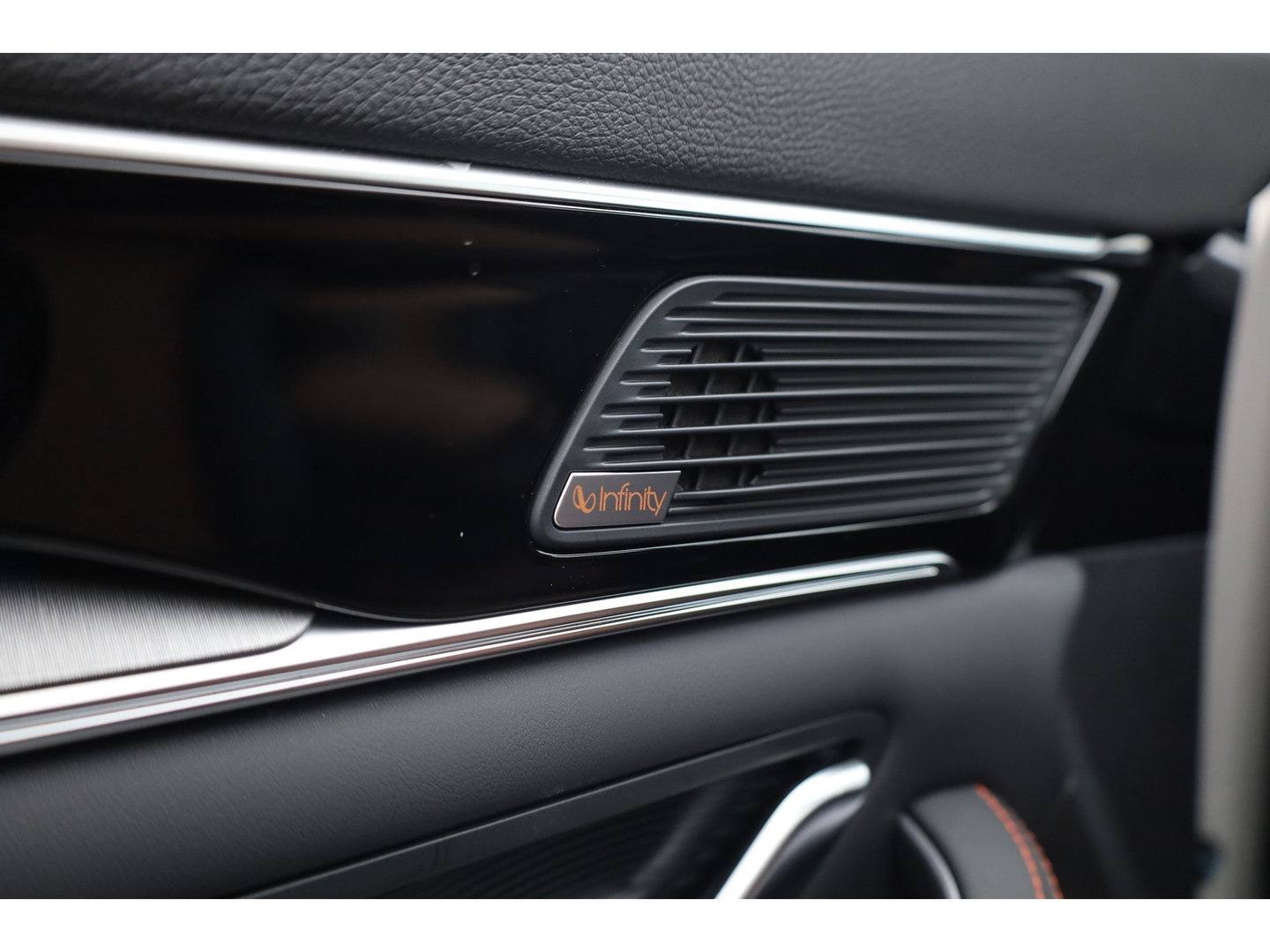 BYD SEAL U 1.5 DM-i FWD Comfort (WLTP-125km!) | VERWACHT | 26.6 kWh | Pano | HUD | Infinity | 360*+PDC | Adapt. Cruise | Memory+Leder | Keyless | Dodehoek | Elek. Klep