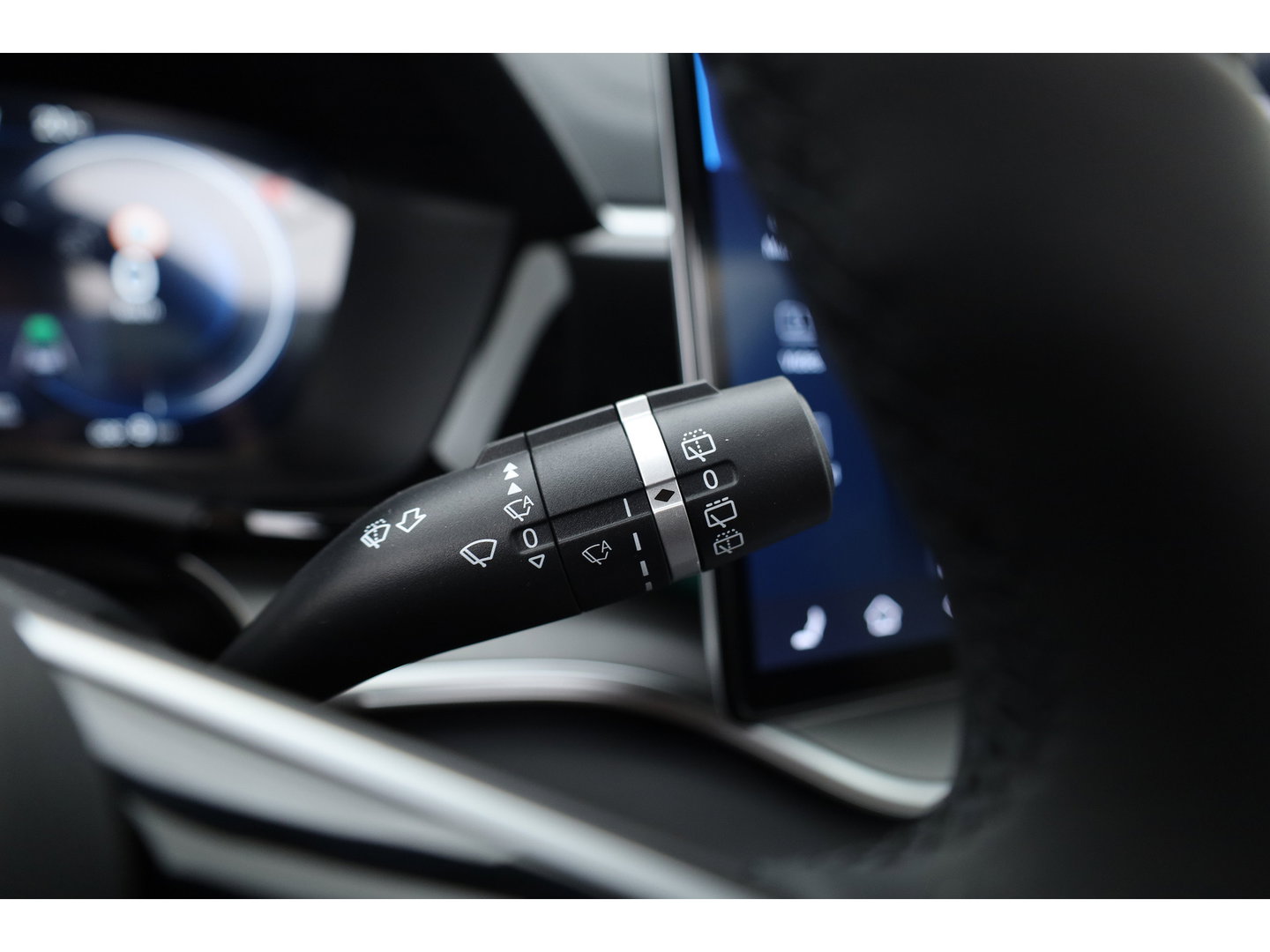 BYD SEAL U 1.5 DM-i FWD Comfort (WLTP-125km!) | VERWACHT | 26.6 kWh | Pano | HUD | Infinity | 360*+PDC | Adapt. Cruise | Memory+Leder | Keyless | Dodehoek | Elek. Klep