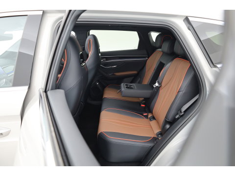 BYD SEAL U 1.5 DM-i FWD Comfort (WLTP-125km!) | VERWACHT | 26.6 kWh | Pano | HUD | Infinity | 360*+PDC | Adapt. Cruise | Memory+Leder | Keyless | Dodehoek | Elek. Klep