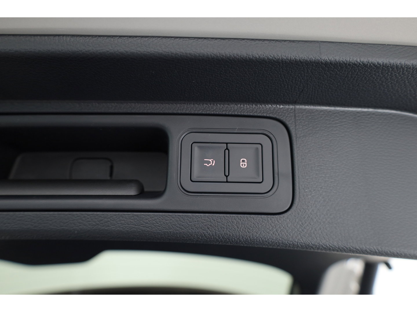 BYD SEAL U 1.5 DM-i FWD Comfort (WLTP-125km!) | VERWACHT | 26.6 kWh | Pano | HUD | Infinity | 360*+PDC | Adapt. Cruise | Memory+Leder | Keyless | Dodehoek | Elek. Klep