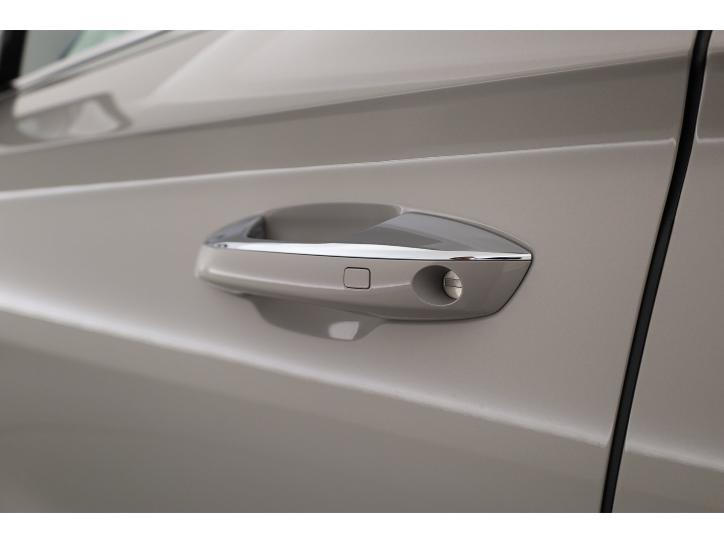 BYD SEAL U 1.5 DM-i FWD Comfort (WLTP-125km!) | VERWACHT | 26.6 kWh | Pano | HUD | Infinity | 360*+PDC | Adapt. Cruise | Memory+Leder | Keyless | Dodehoek | Elek. Klep