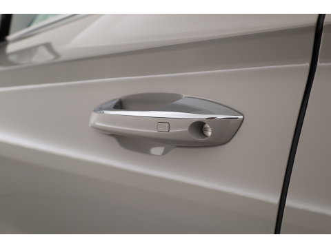 BYD SEAL U 1.5 DM-i FWD Comfort (WLTP-125km!) | VERWACHT | 26.6 kWh | Pano | HUD | Infinity | 360*+PDC | Adapt. Cruise | Memory+Leder | Keyless | Dodehoek | Elek. Klep