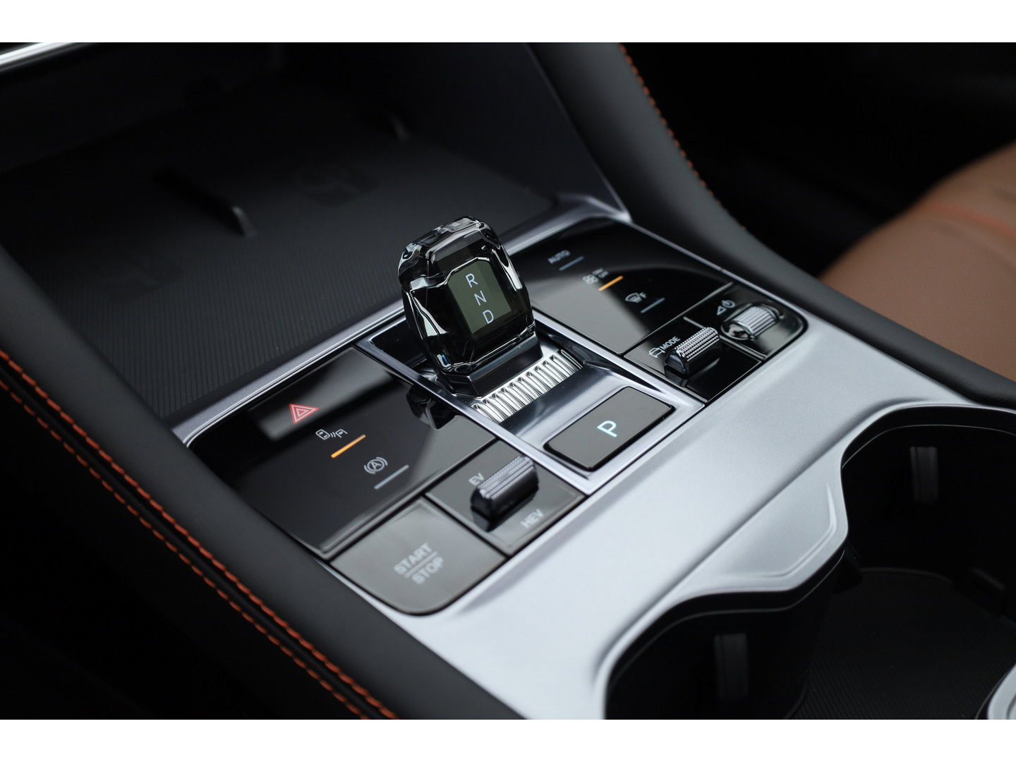BYD SEAL U 1.5 DM-i FWD Comfort (WLTP-125km!) | VERWACHT | 26.6 kWh | Pano | HUD | Infinity | 360*+PDC | Adapt. Cruise | Memory+Leder | Keyless | Dodehoek | Elek. Klep