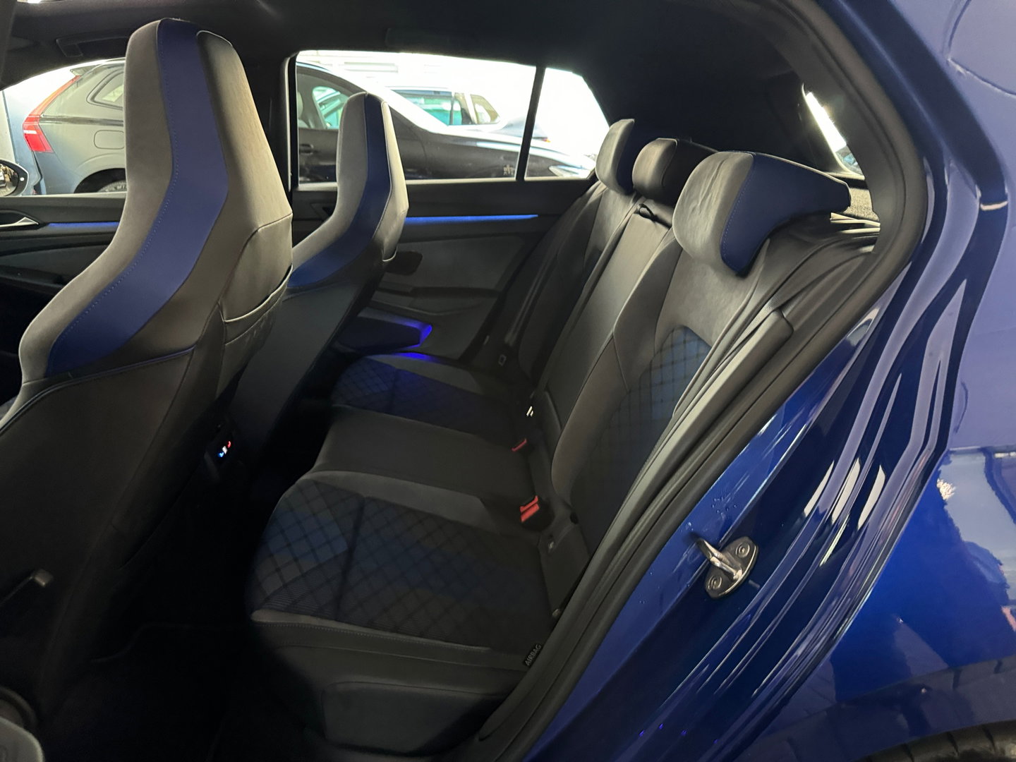 Volkswagen Golf 2.0 TSI R 4Motion Pano|H/K|HuD|Akra|Sfeer|Camera