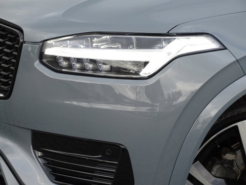 Volvo XC90 T8 455 PK Plus Dark AWD / 2023 / Harman Kardon / Pano / 7 Pers