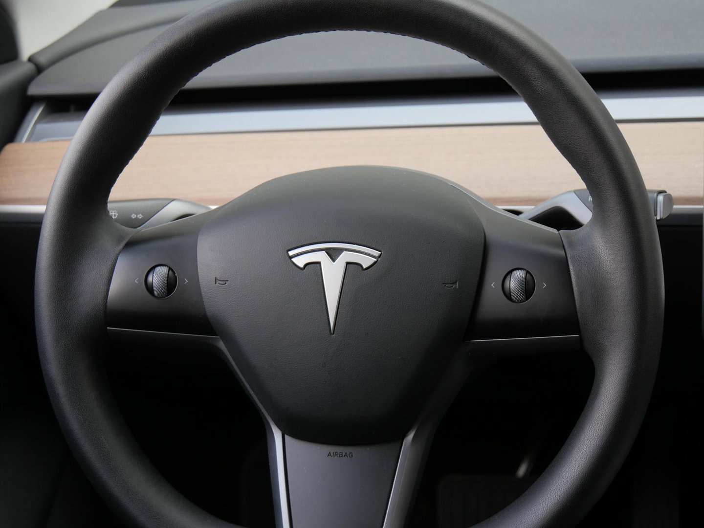 Tesla Model 3 RWD 60kWh PLUS/ WARMTEPOMP/ LFP ACCU/ TREKHAAK/ NL-AUTO 1STE EIGENAAR/ SOH 93%