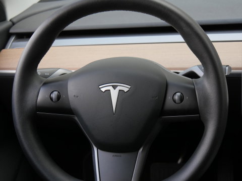 Tesla Model 3 RWD 60kWh PLUS/ WARMTEPOMP/ LFP ACCU/ TREKHAAK/ NL-AUTO 1STE EIGENAAR/ SOH 93%