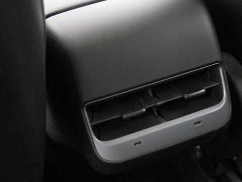 Tesla Model 3 RWD 60kWh PLUS/ WARMTEPOMP/ LFP ACCU/ TREKHAAK/ NL-AUTO 1STE EIGENAAR/ SOH 93%