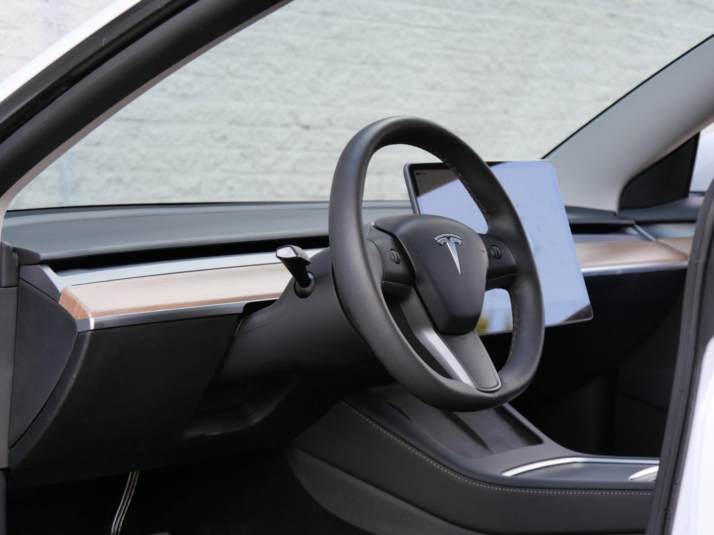 Tesla Model 3 RWD 60kWh PLUS/ WARMTEPOMP/ LFP ACCU/ TREKHAAK/ NL-AUTO 1STE EIGENAAR/ SOH 93%
