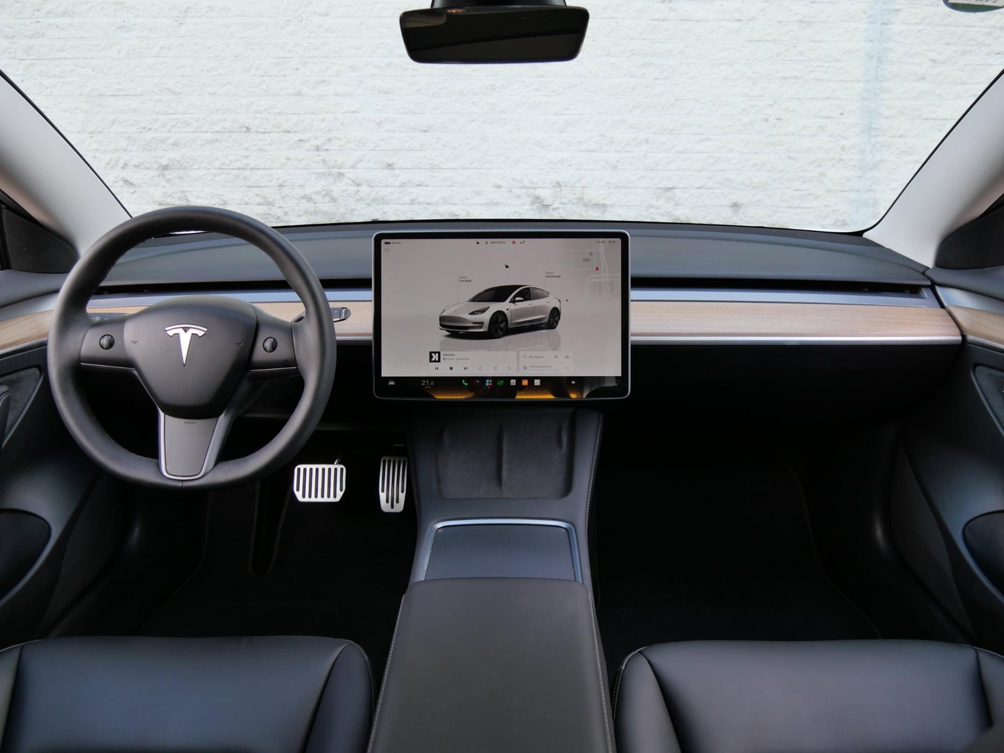 Tesla Model 3 RWD 60kWh PLUS/ WARMTEPOMP/ LFP ACCU/ TREKHAAK/ NL-AUTO 1STE EIGENAAR/ SOH 93%