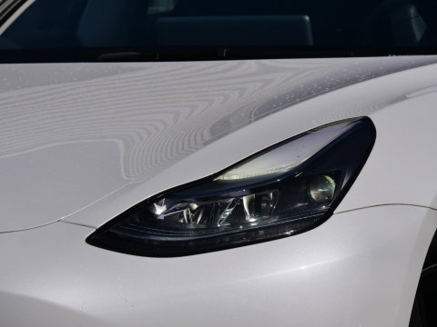 Tesla Model 3 RWD 60kWh PLUS/ WARMTEPOMP/ LFP ACCU/ TREKHAAK/ NL-AUTO 1STE EIGENAAR/ SOH 93%