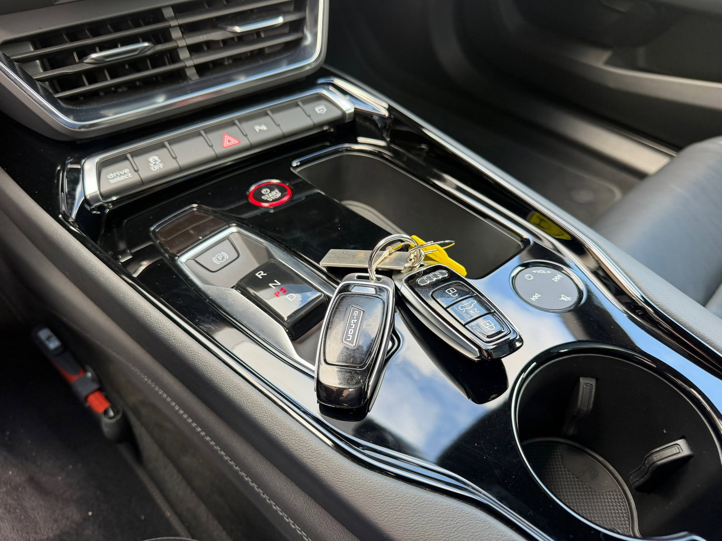 Audi e-tron GT GT 93 kWh NL-Auto|Luchtvering|Memory|476PK|Carplay|ACC|Matrix|Camera