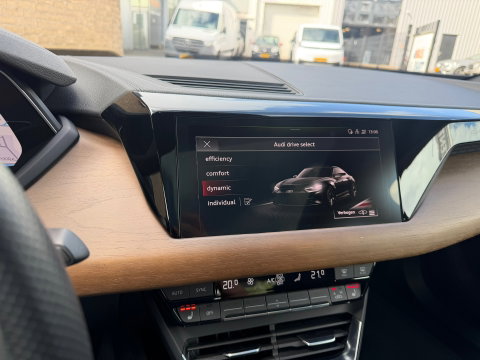 Audi e-tron GT GT 93 kWh NL-Auto|Luchtvering|Memory|476PK|Carplay|ACC|Matrix|Camera