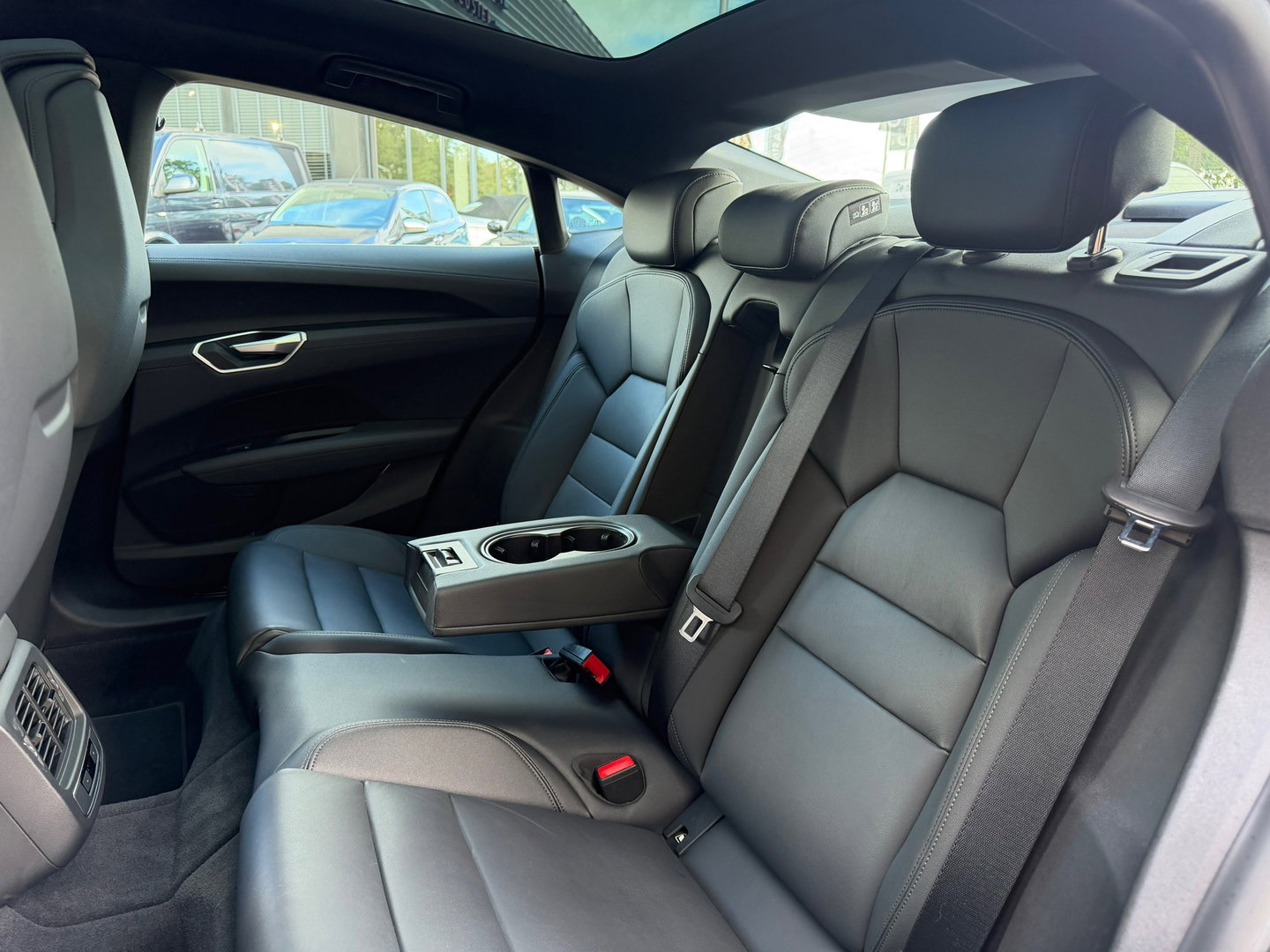 Audi e-tron GT GT 93 kWh NL-Auto|Luchtvering|Memory|476PK|Carplay|ACC|Matrix|Camera
