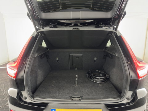 Volvo XC40 Recharge Pro [3-Fase-11kW] {SoH-94%} (INCL.BTW) Aut. *PANO | MEMORY-PACK | HARMAN/KARDON | ADAPTIVE-CRUISE | DIGI-COCKPIT | BLIND-SPOT | NAVI-FULLMAP | CAMERA | ECC | PDC | KEYLESS | HEATED-SPORTSEATS | 20''ALU*