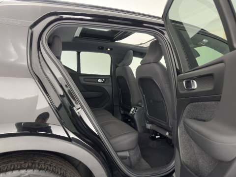 Volvo XC40 Recharge Pro [3-Fase-11kW] {SoH-94%} (INCL.BTW) Aut. *PANO | MEMORY-PACK | HARMAN/KARDON | ADAPTIVE-CRUISE | DIGI-COCKPIT | BLIND-SPOT | NAVI-FULLMAP | CAMERA | ECC | PDC | KEYLESS | HEATED-SPORTSEATS | 20''ALU*