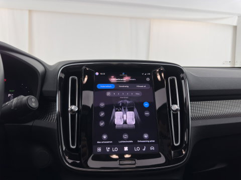 Volvo XC40 Recharge Pro [3-Fase-11kW] {SoH-94%} (INCL.BTW) Aut. *PANO | MEMORY-PACK | HARMAN/KARDON | ADAPTIVE-CRUISE | DIGI-COCKPIT | BLIND-SPOT | NAVI-FULLMAP | CAMERA | ECC | PDC | KEYLESS | HEATED-SPORTSEATS | 20''ALU*