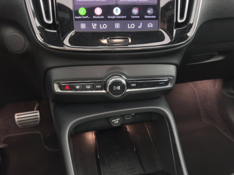 Volvo XC40 Recharge Pro [3-Fase-11kW] {SoH-94%} (INCL.BTW) Aut. *PANO | MEMORY-PACK | HARMAN/KARDON | ADAPTIVE-CRUISE | DIGI-COCKPIT | BLIND-SPOT | NAVI-FULLMAP | CAMERA | ECC | PDC | KEYLESS | HEATED-SPORTSEATS | 20''ALU*