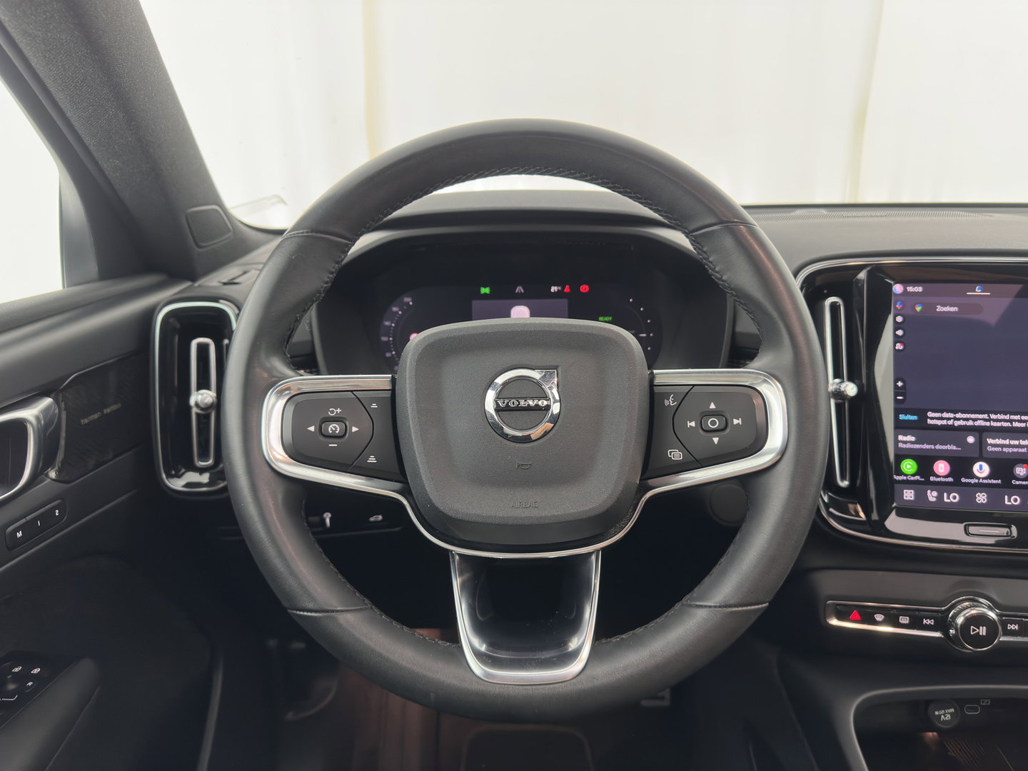 Volvo XC40 Recharge Pro [3-Fase-11kW] {SoH-94%} (INCL.BTW) Aut. *PANO | MEMORY-PACK | HARMAN/KARDON | ADAPTIVE-CRUISE | DIGI-COCKPIT | BLIND-SPOT | NAVI-FULLMAP | CAMERA | ECC | PDC | KEYLESS | HEATED-SPORTSEATS | 20''ALU*