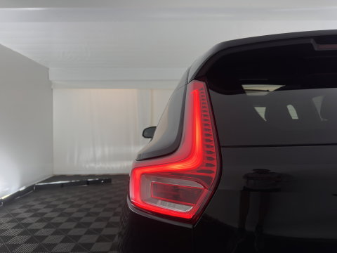 Volvo XC40 Recharge Pro [3-Fase-11kW] {SoH-94%} (INCL.BTW) Aut. *PANO | MEMORY-PACK | HARMAN/KARDON | ADAPTIVE-CRUISE | DIGI-COCKPIT | BLIND-SPOT | NAVI-FULLMAP | CAMERA | ECC | PDC | KEYLESS | HEATED-SPORTSEATS | 20''ALU*