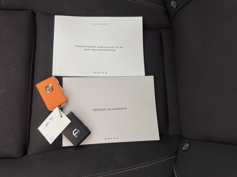 Volvo XC40 Recharge Pro [3-Fase-11kW] {SoH-94%} (INCL.BTW) Aut. *PANO | MEMORY-PACK | HARMAN/KARDON | ADAPTIVE-CRUISE | DIGI-COCKPIT | BLIND-SPOT | NAVI-FULLMAP | CAMERA | ECC | PDC | KEYLESS | HEATED-SPORTSEATS | 20''ALU*
