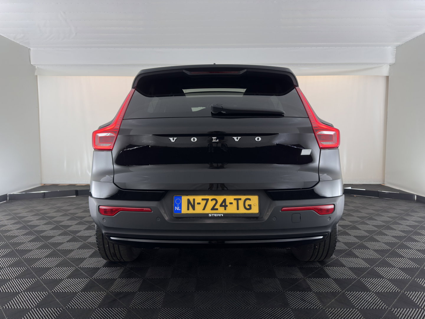 Volvo XC40 Recharge Pro [3-Fase-11kW] {SoH-94%} (INCL.BTW) Aut. *PANO | MEMORY-PACK | HARMAN/KARDON | ADAPTIVE-CRUISE | DIGI-COCKPIT | BLIND-SPOT | NAVI-FULLMAP | CAMERA | ECC | PDC | KEYLESS | HEATED-SPORTSEATS | 20''ALU*