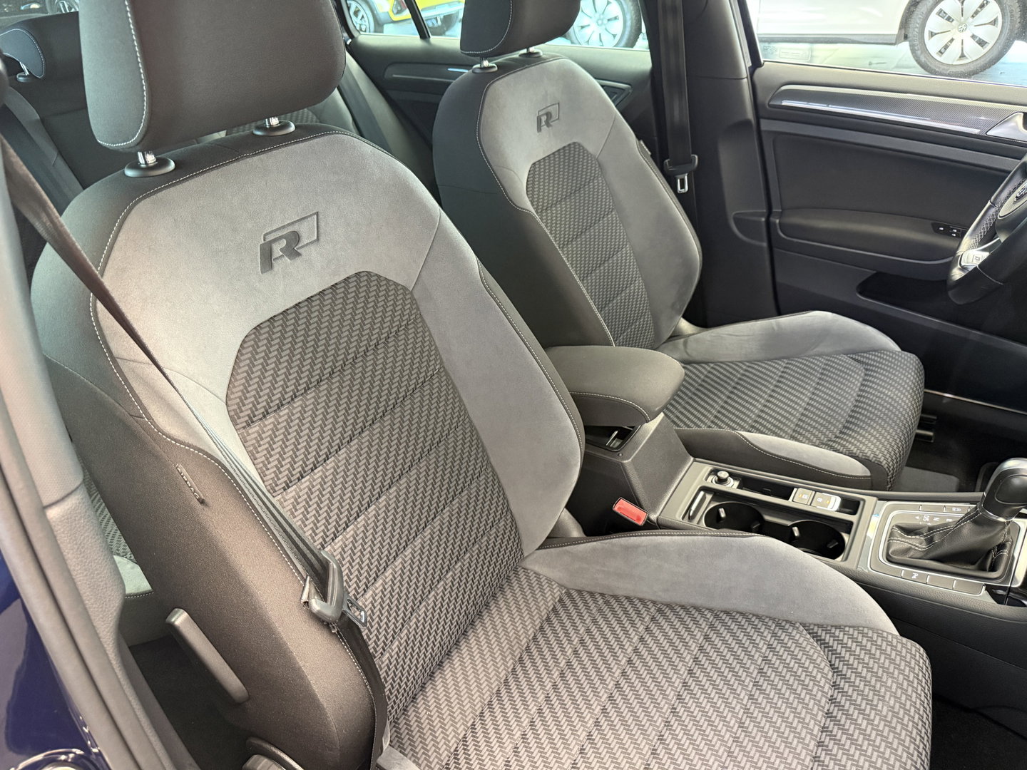 Volkswagen Golf Variant 1.5 TSI Highline Business R NAP ACC/PDC 18'' LM All Season banden Automaat 150PK!