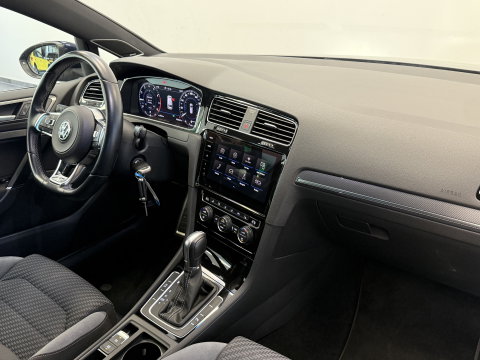Volkswagen Golf Variant 1.5 TSI Highline Business R NAP ACC/PDC 18'' LM All Season banden Automaat 150PK!