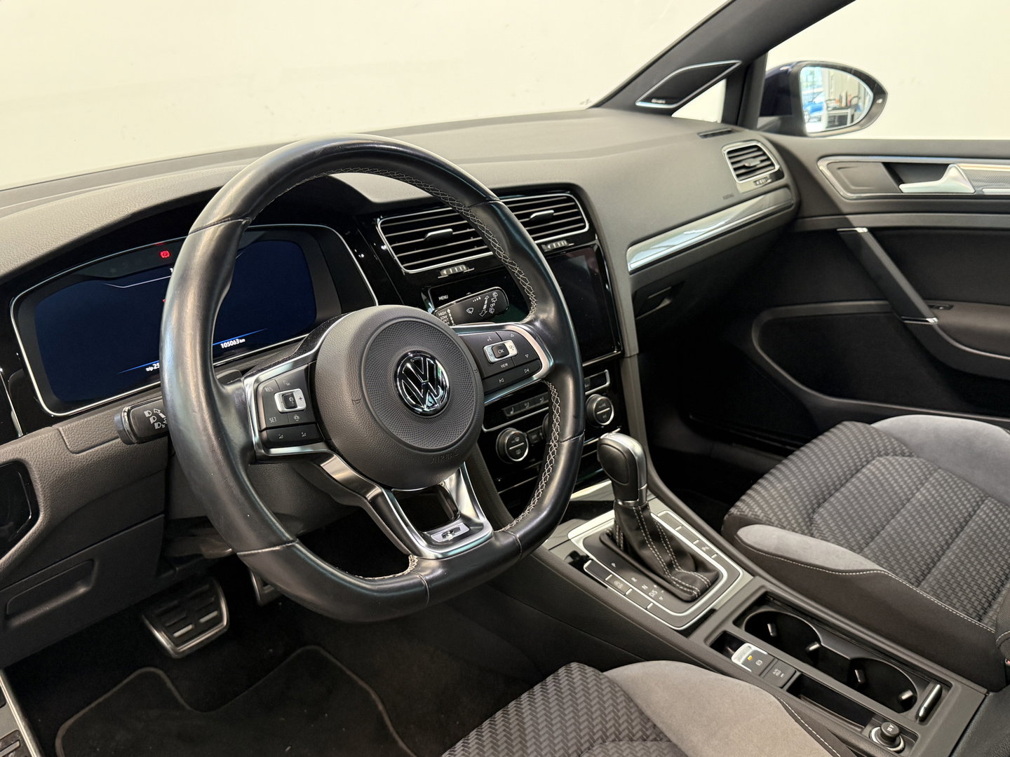 Volkswagen Golf Variant 1.5 TSI Highline Business R NAP ACC/PDC 18'' LM All Season banden Automaat 150PK!