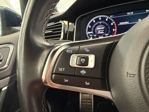 Volkswagen Golf Variant 1.5 TSI Highline Business R NAP ACC/PDC 18'' LM All Season banden Automaat 150PK!