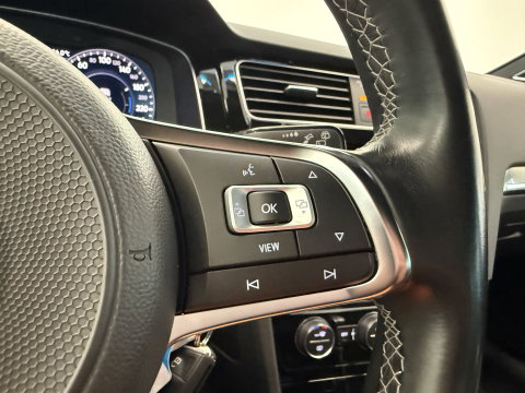 Volkswagen Golf Variant 1.5 TSI Highline Business R NAP ACC/PDC 18'' LM All Season banden Automaat 150PK!