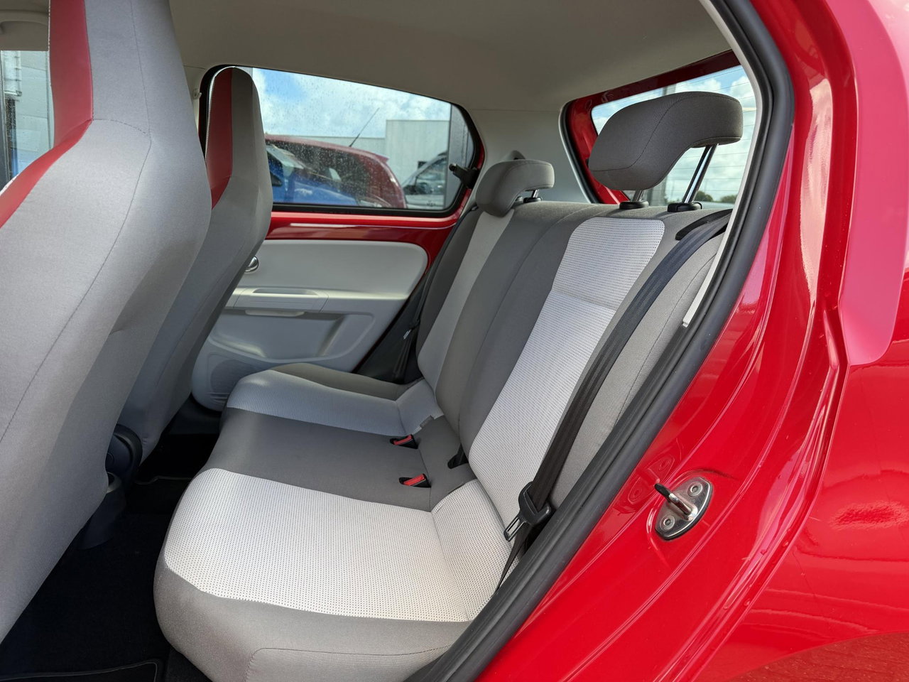 Volkswagen up!